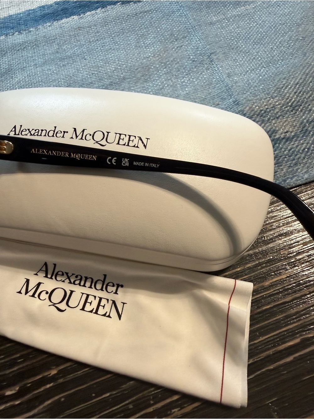Alexander McQueen Black Cat-Eye Sunglasses with Gold Skull Detail - Picture 6 of 10
